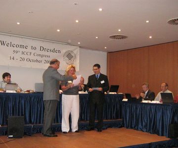 Stellvertretend für die Mannschaft nahm Annemarie Burghoff, die im Team von "Germany I " an Brett 5 spielte, den 3. Platz entgegen.