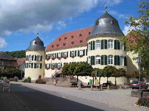 Schloss - ein historisches Gebäude in Bad Bergzabern, heute als Rathaus genutzt